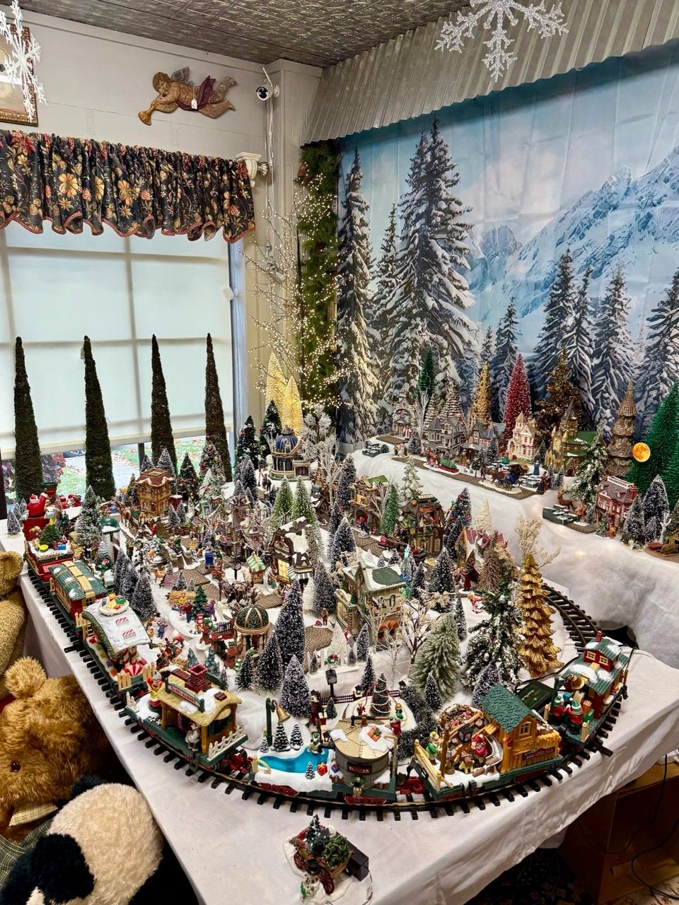 🎄 Christmas Village Dreams, One Tiny Lamp Post at a Time 🎄